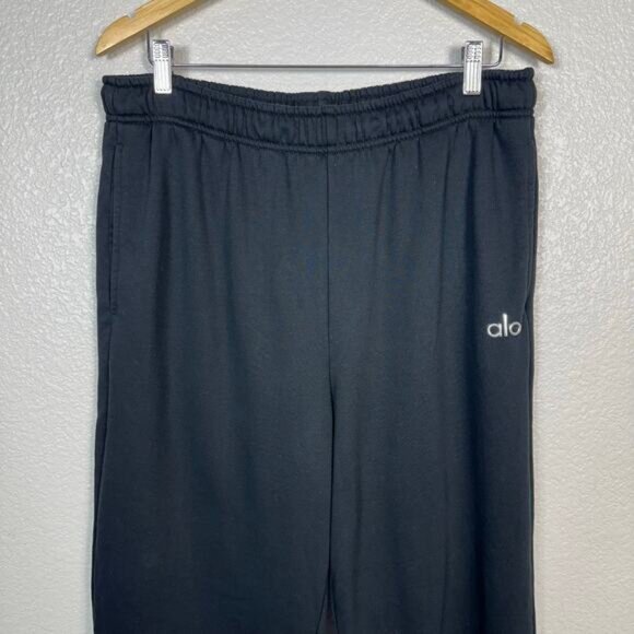 ALO Yoga Unisex Cozy Loungewear Accolade Straight Leg Sweatpant Black Large - Picture 3 of 12